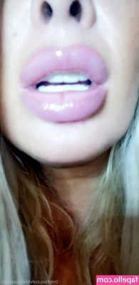  [ levibabestation ] - Hood DL nigga let me worship his feet