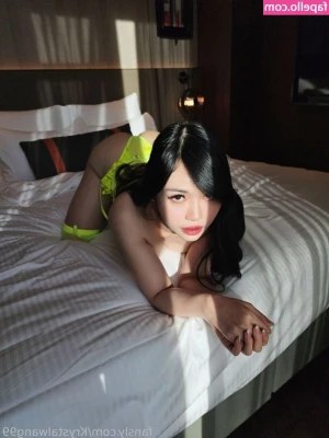 krystalwang99 - Giggles