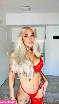 ophelia.xx [ ophelia-xx ] - I am Sonya the enchantress   turning water into wine and soft into