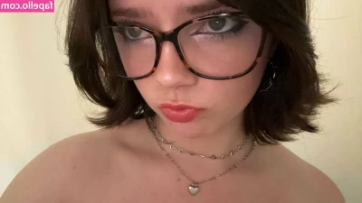 helena_jadee [ helena-jadee ] - Good girls go to heaven bad girls make u feel like heaven   -  Dm