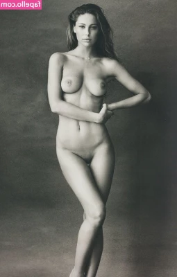 Mathilde Goehler [ mathilde-goehler ] - Love a mirror