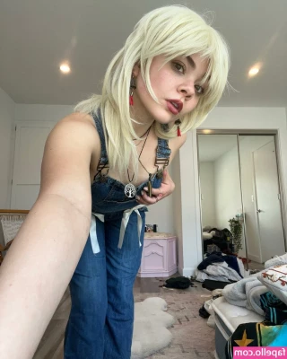 Hannah Alligood [ hannah-alligood ] - Theres room in my bed