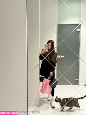 Tori_Hayes [ tori-hayes ] - 久々にシンプルなラグパン写真