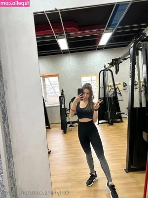 Tori_Hayes [ tori-hayes ] - Hoping to put a smile on your face 🤭💞