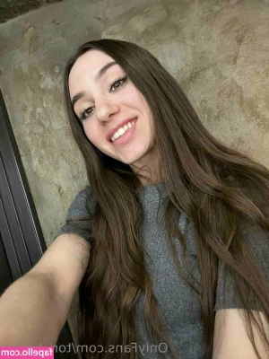 Tori_Hayes [ tori-hayes ] - Just wanted to do a shout-out of my hot hot friend! Go follow her!!
