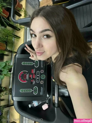 Tori_Hayes [ tori-hayes ] - I love hanging out with this sexy lady  especially when we re naked