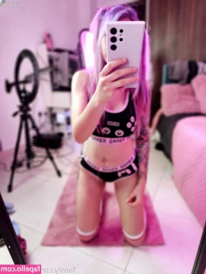 Emmilein - This is a sweet outfit