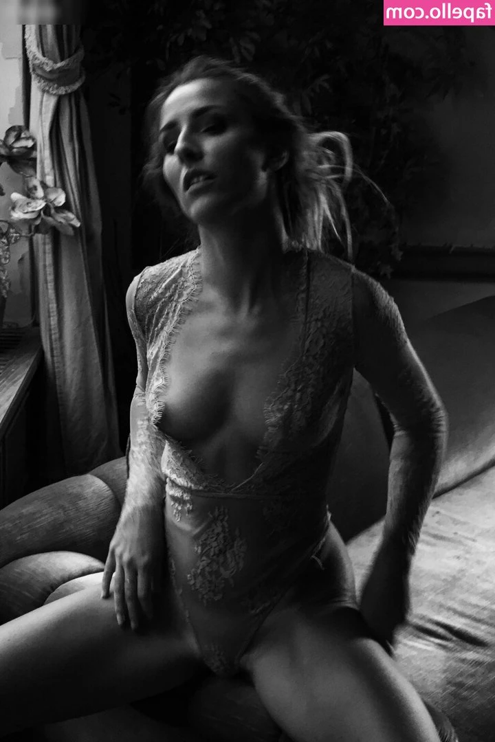 Sara de Miguel [ sara-de-miguel ] - Hey primark  the whole point of buying a leotard is so I don t get