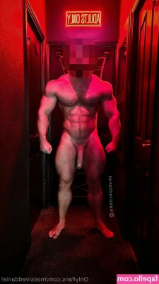 massiveddaniel - Buenos días amores, este rojo me hace sentir poderosa!! tip me 25$ y