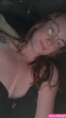 Shay Elizabeth [ shay-elizabeth ] - I love posing naked against my brickwall😅 I think that would be a