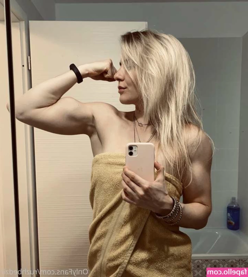 bicepgirl - Can you make me your Saturday night plans