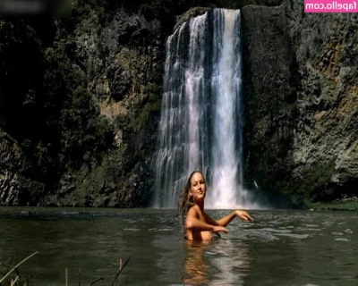 Leelee Sobieski [ leelee-sobieski ] - Stream started at 02 07 2024 10 22 pm  Live 07 02