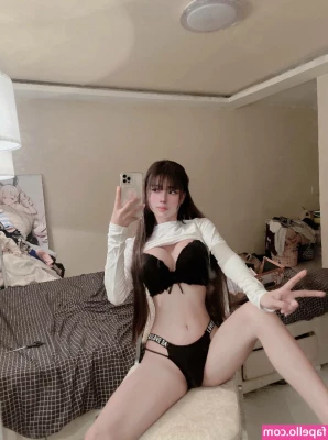 Akari_Cos [ akari-cos ] - This was largest this bra set came in. It's not even close to