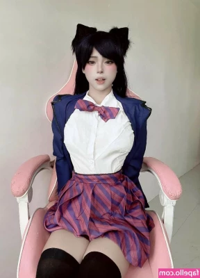 Akari_Cos [ akari-cos ] - Is your dick throbbing right now?😏❤️. DM me and tell me what's