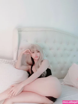 Akari_Cos [ akari-cos ] - Hoy se me hizo tarde  me quedé dormida Por la noche me di una