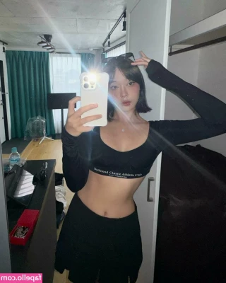 Amara Ui [ amara-ui ] - My lazy day outfit 😁 but I think it's kinda cute