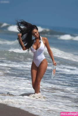 Charlie Riina [ charlie-riina ] - ℍ𝕠𝕥 𝕓𝕣𝕦𝕟𝕖𝕥𝕥𝕖  lidellalice 𝕚𝕤