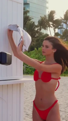 Meika Woollard [ meika-woollard ] - i had to shave my lightning bolt because the top part wouldn't grow
