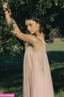 Meika Woollard [ meika-woollard ] - Feliz lunes travies s