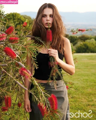 Meika Woollard [ meika-woollard ] - Pussy and boots 😸
