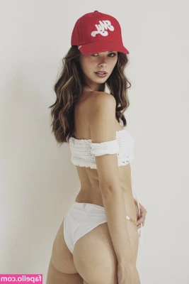 Meika Woollard [ meika-woollard ] - For my breast lovers
