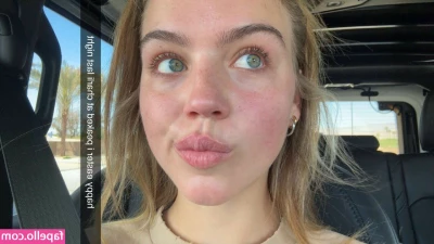 Emma Brooks [ emma-brooks ] - Viens nager avec moi 💦👀