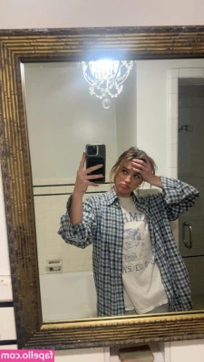 Emma Brooks [ emma-brooks ] - Goodnight my dear  I hope your Monday is great