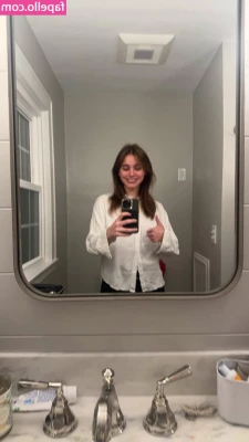 Emma Brooks [ emma-brooks ] - Post sex hair and red chest 🥵