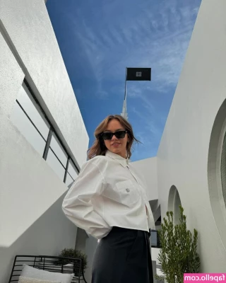 Emma Brooks [ emma-brooks ] - It's GAME DAY! Although I have something better in mind!  Watch from
