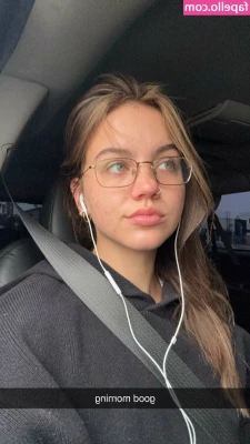 Emma Brooks [ emma-brooks ] - Can I be your valentine