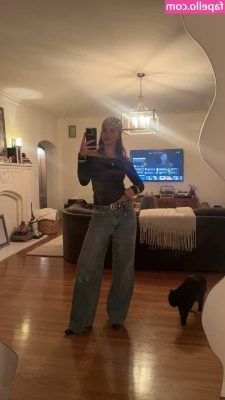 Emma Brooks [ emma-brooks ] - Do you want to see me wearing my new butt plug and fucking my ass?