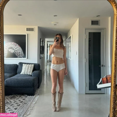 Emma Brooks [ emma-brooks ] - Hooray for boobies 😍