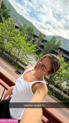 Emma Brooks [ emma-brooks ] - POV  Your sexy school president asks u to go into the student council part 1