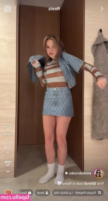 Emma Brooks [ emma-brooks ] - Male Duo - Fun pic with Mr Lucky stripping me