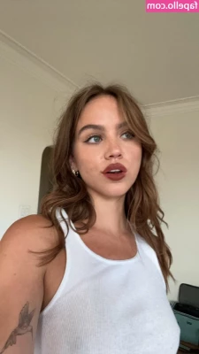 Emma Brooks [ emma-brooks ] - Wet