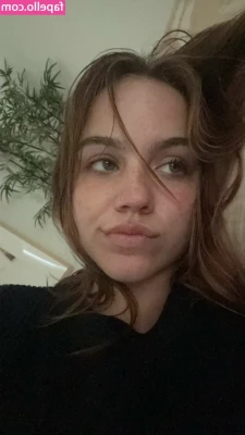 Emma Brooks [ emma-brooks ] - I need someone to make content with   my sex life been dry and I m