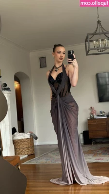Emma Brooks [ emma-brooks ] - I m bored who wants to have fun