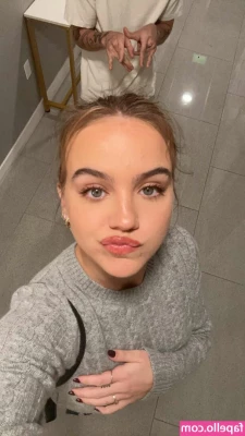 Emma Brooks [ emma-brooks ] - Happy new Year