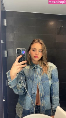Emma Brooks [ emma-brooks ] - You like what you see