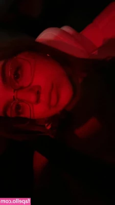 Emma Brooks [ emma-brooks ] - Got a lap for me to sit on