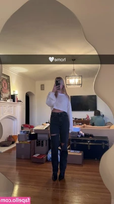 Emma Brooks [ emma-brooks ] - My nipples look so cute, they need to be sucked on 🍼