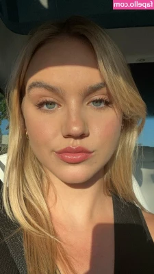 Emma Brooks [ emma-brooks ] - Wanna rip these fish nets off? 😋