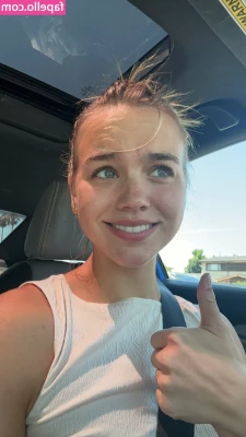 Emma Brooks [ emma-brooks ] - Bubbly toes   Relax and enjoy