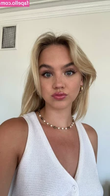 Emma Brooks [ emma-brooks ] - Do you like to be dominant or be dominated 😈