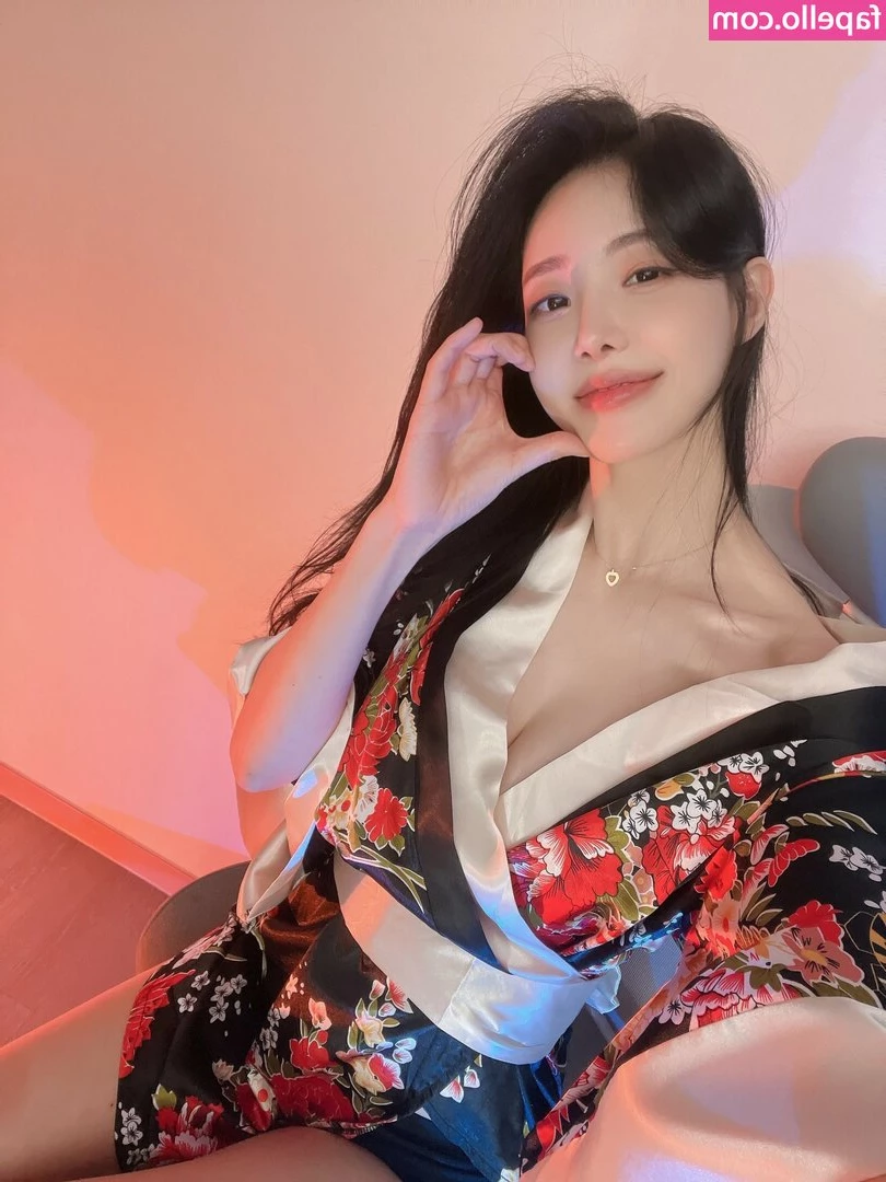 tamimi - Soapy titty mukbang  Count me in