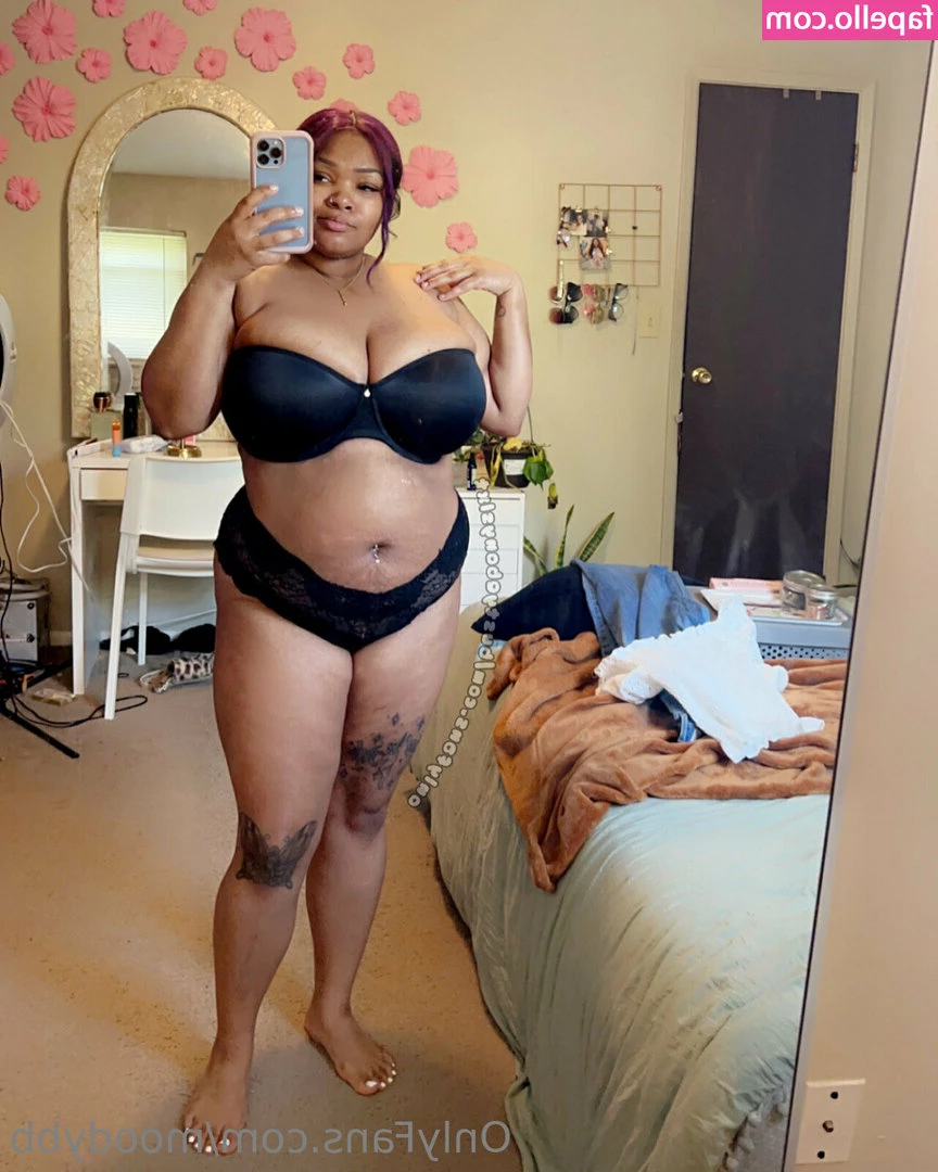 moodybb - another bikini pic bc why not