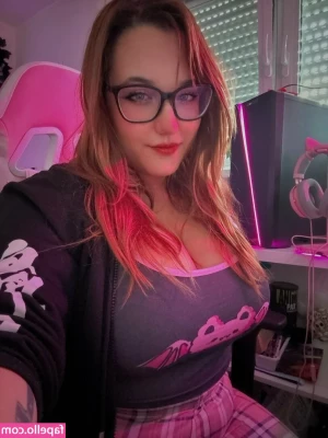 niniitard - Like this post if you love titties even if it’s not Tuesday!