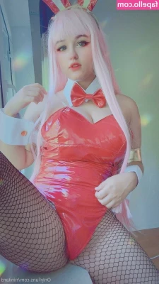 niniitard - Feeling horny in fishnets