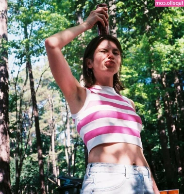 Oliwia Pawelczak [ oliwia-pawelczak ] - #happyhumpday Check dms soon … goodies incoming