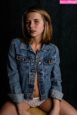 Oliwia Pawelczak [ oliwia-pawelczak ] - get wet with me?